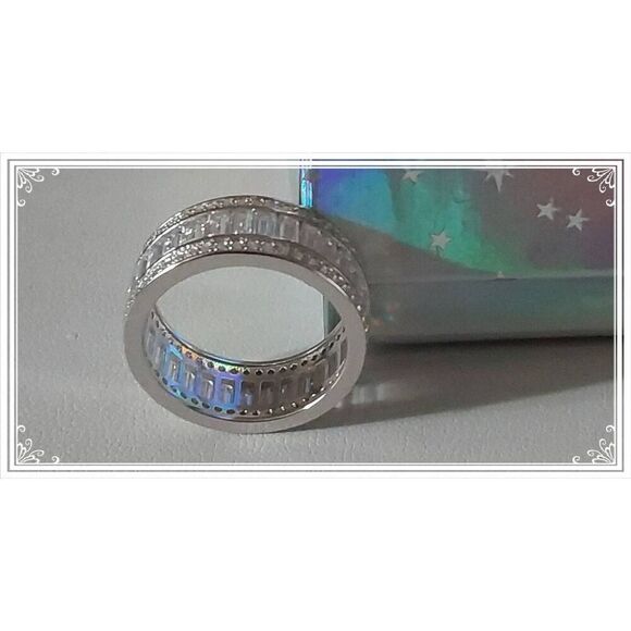 Stunning DIAMONIQUE 5.6 Ct. Baguette & Round Cut Eternity Band Ring Sz 8 - Picture 2 of 6